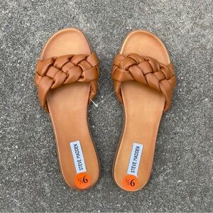 NWT Steve Madden braided slides